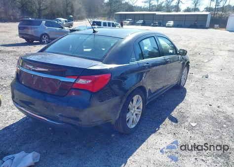 2013 Chrysler 200 Lx z USA, uszkodzony, nr VIN 1C3CCBAB0DN640321